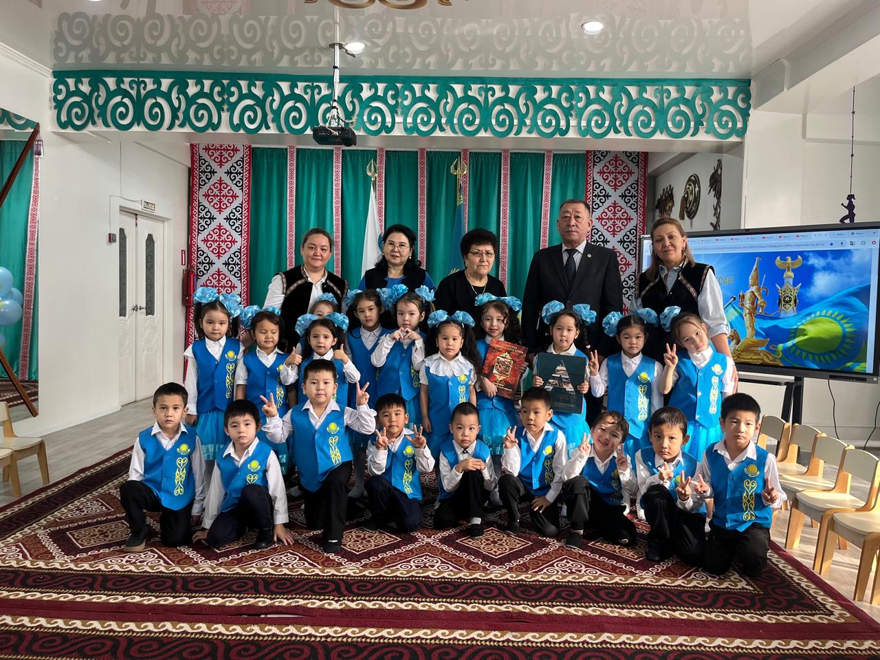 «Тәуелсіздік Тұғырым» іс-шара Мад "Балауса" тобы